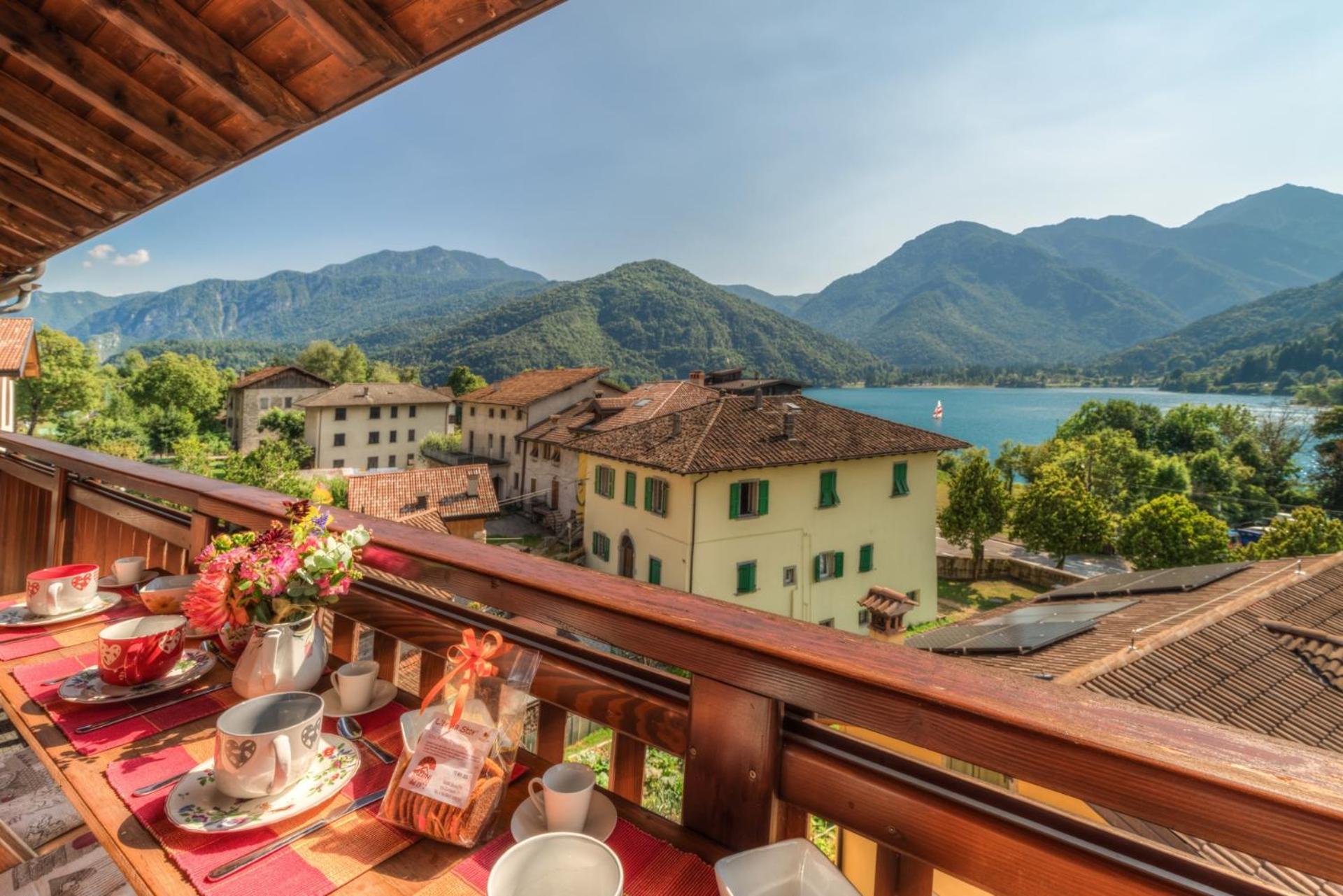 Appartement Casa Monica Ledro Attico à Mezzolago Extérieur photo